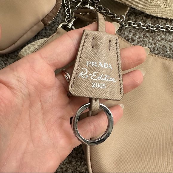 Prada nylon re-edition 2005 - Picture 10 of 13